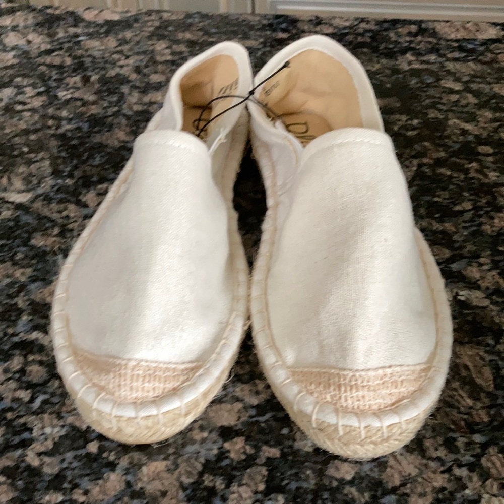 OLIVE STREET CANVAS ESPDRILLES SIZE 8 NWT